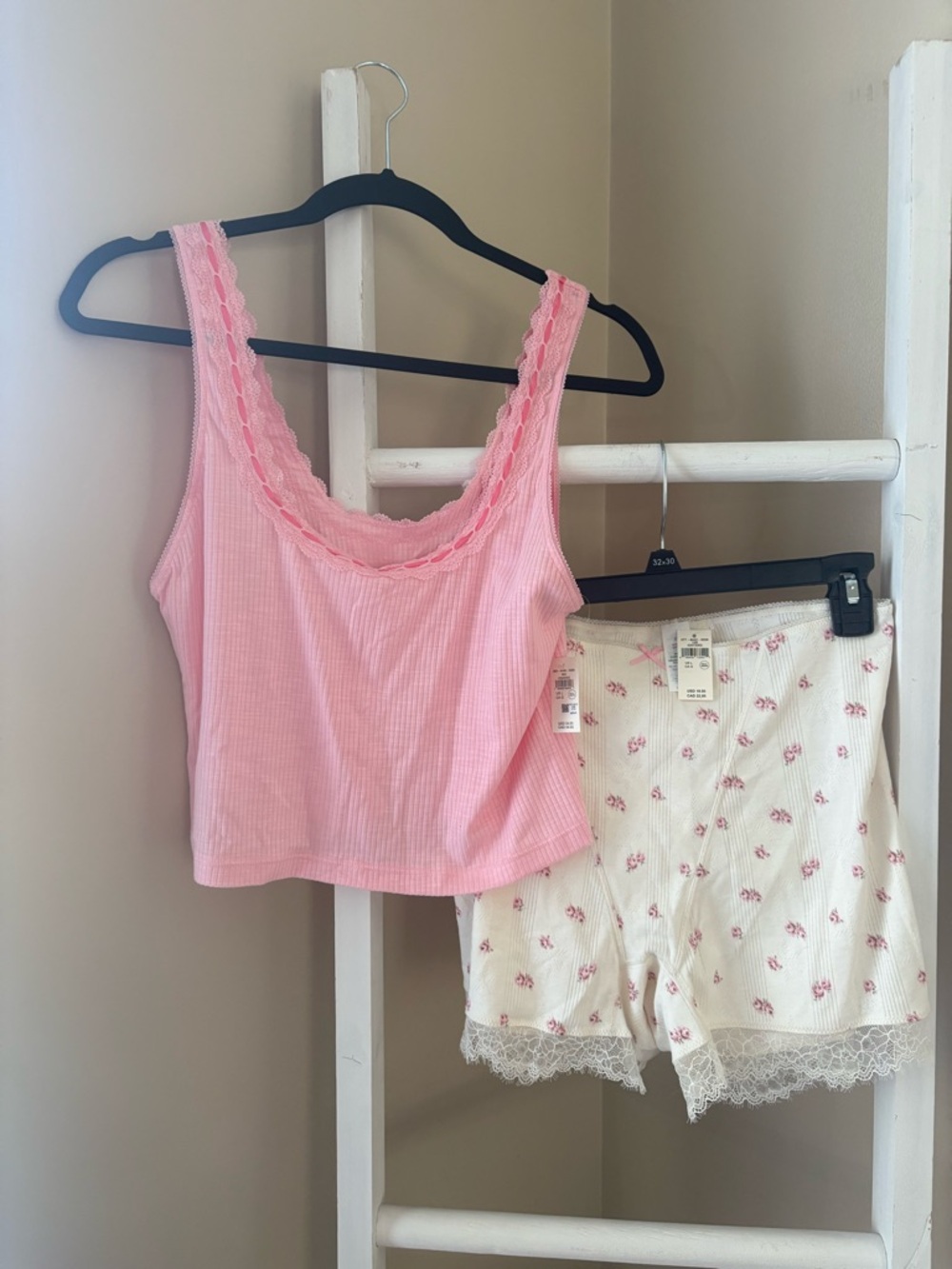 aerie Pink Ribbed Lace-Trim Tank & Cream Floral Lace-Trim Shorts Set